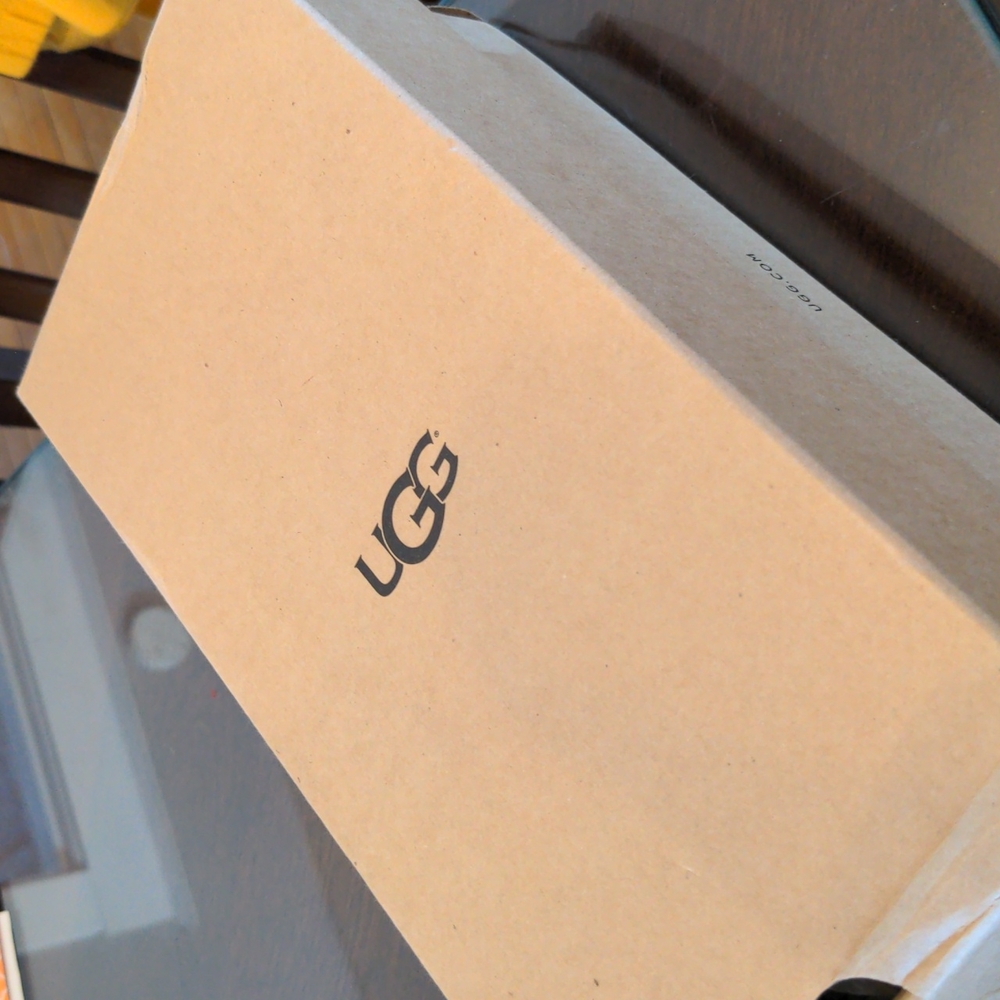 🎉 SALE 🎉 NIB UGG JONETTE flats. New in box. 8 - Picture 8 of 10